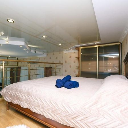 Stylish two-level flat 2 min from Khreschatyk Kiew Exterior foto