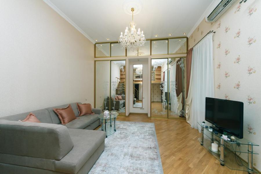 Stylish two-level flat 2 min from Khreschatyk Kiew Exterior foto
