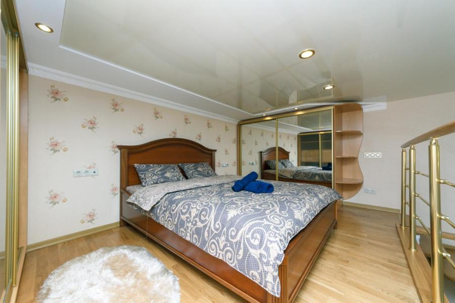 Stylish two-level flat 2 min from Khreschatyk Kiew Exterior foto